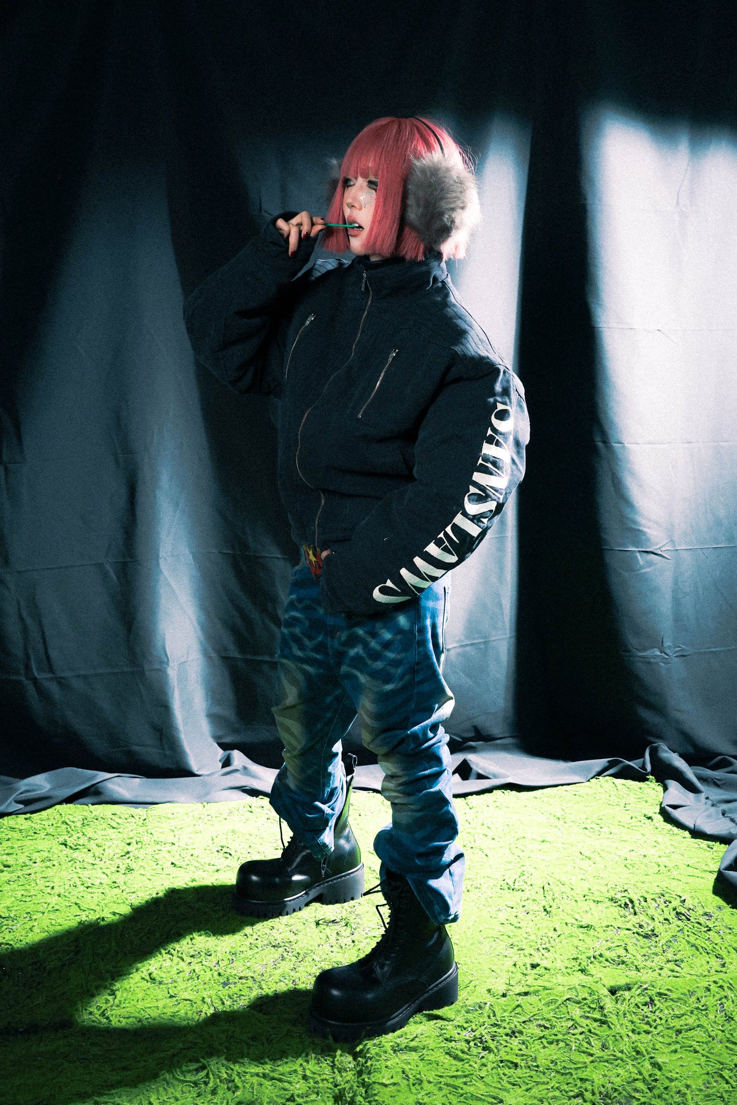 SANSLAWS Tiger Stripes Flared Jeans